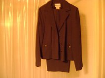 Figure Flattering Size 16 Ladies Suit in Luke AFB, Arizona